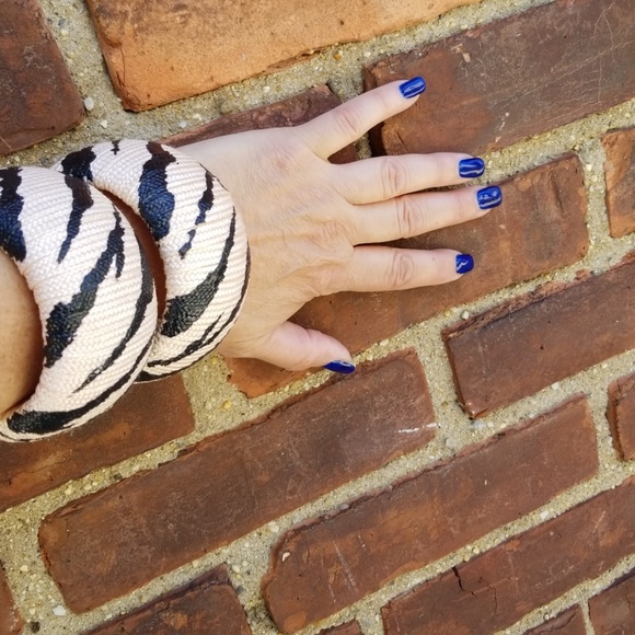 Zebra artisan bangles - Picture 2 of 6